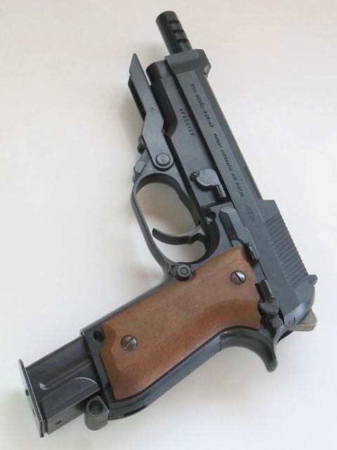 20160404_mgc_beretta_modello_93r-2.jpg